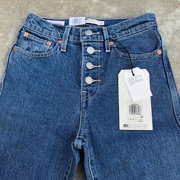 NWT Levi’s Wedgie Utility Straight Ankle Medium Wash Jeans - Picture 2 of 6